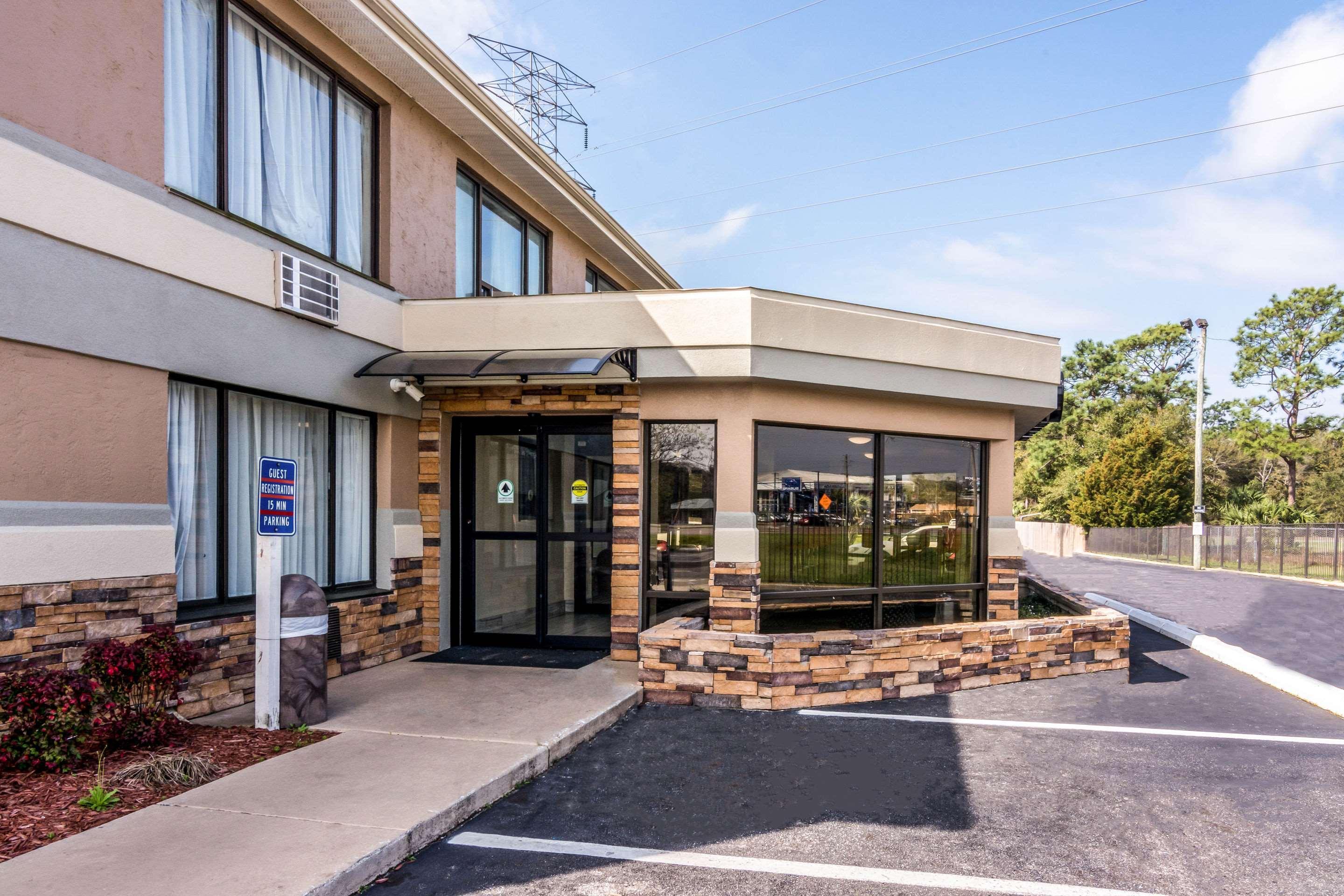 Quality Inn Пенсакола Экстерьер фото