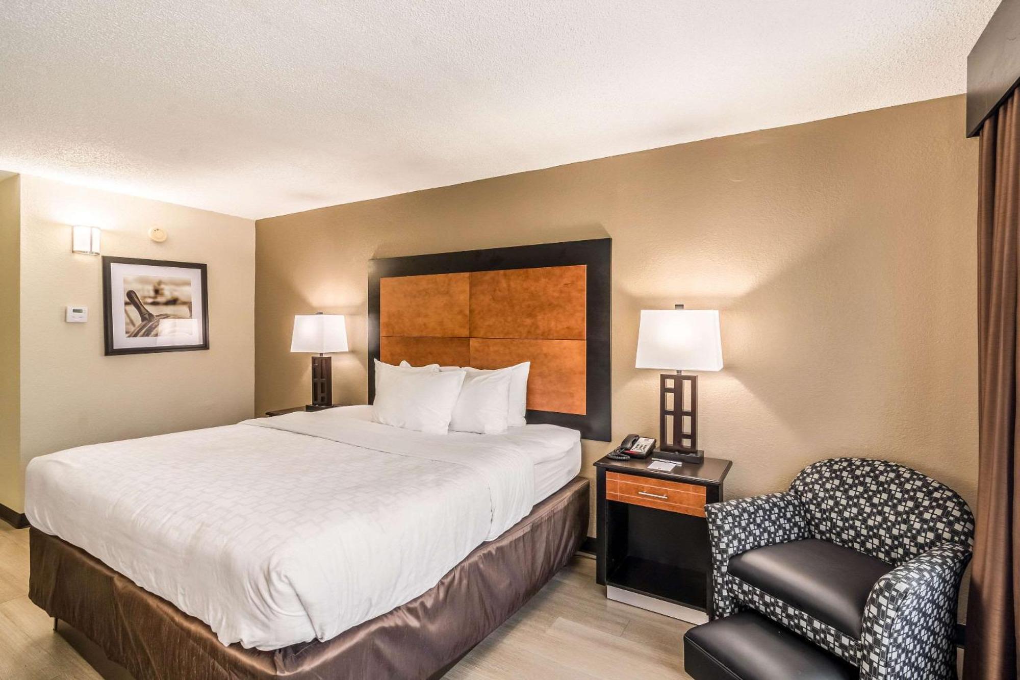 Quality Inn Пенсакола Экстерьер фото